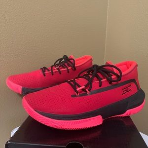 🏷🚨SALE NEW PRICE 🚨Under Armor UA GS SC 3ZERO lll